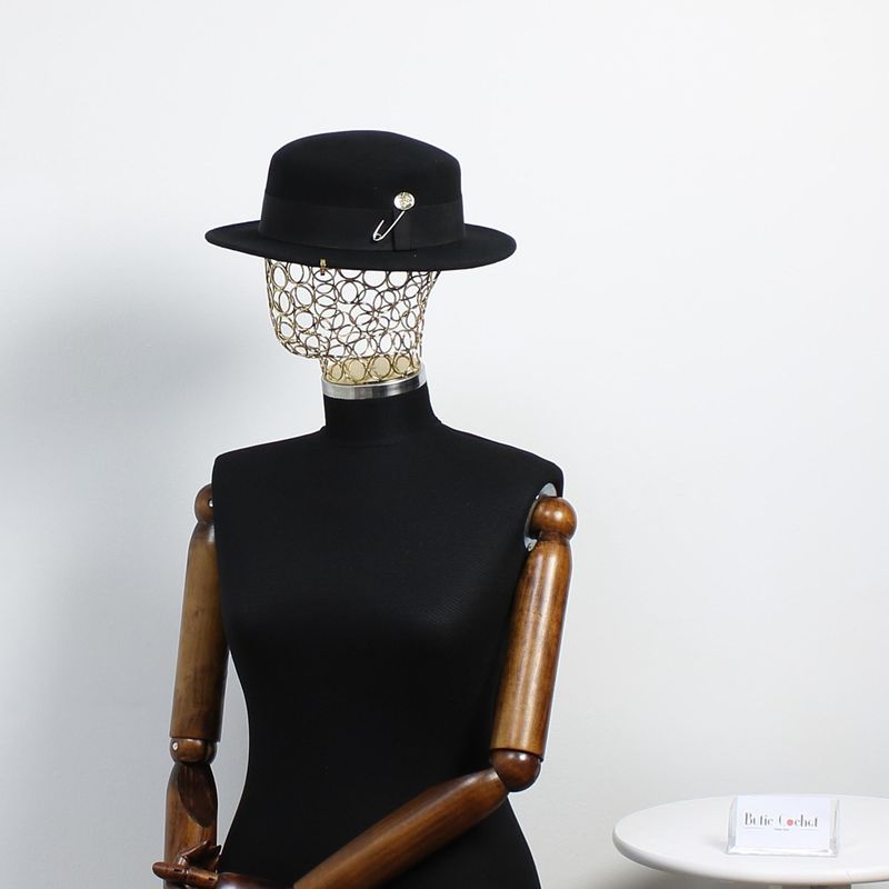 Fashion, accesorii si bijuterii - Femei - Accesorii femei - Caciuli si palarii femei - Palarie dama, ButicCochet, din material sintetic, one size, cu detalii metalice aurii, Negru - PAL1224 - Infinity.ro