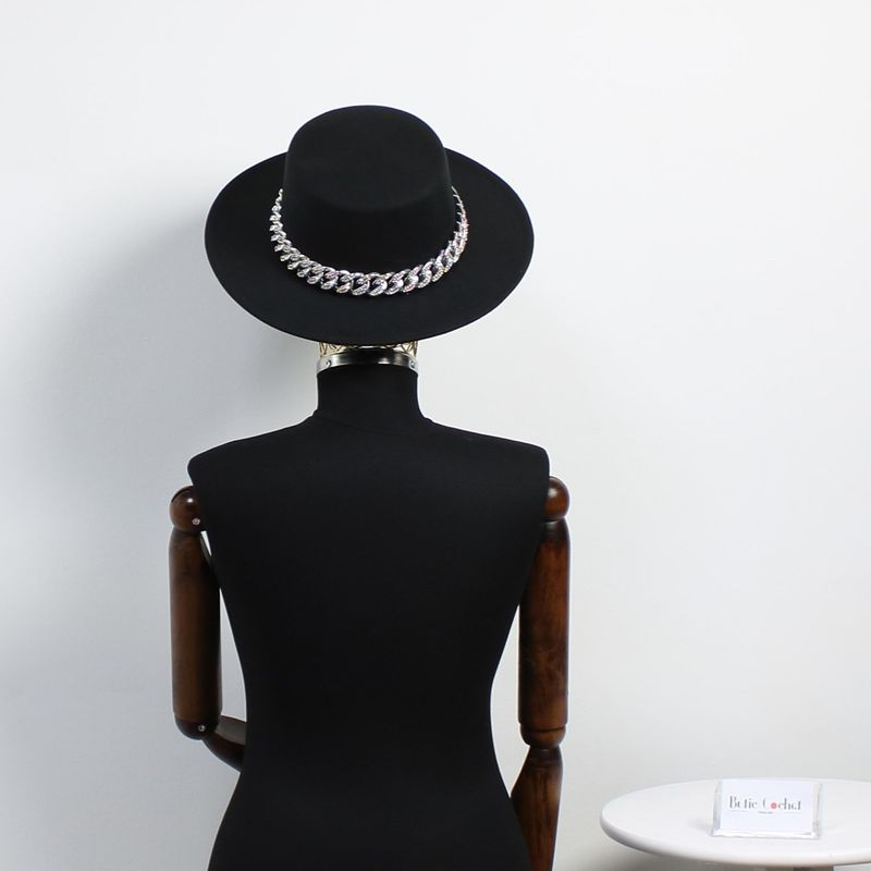 Fashion, accesorii si bijuterii - Femei - Accesorii femei - Caciuli si palarii femei - Palarie dama, ButicCochet, din material sintetic, one size, cu lant decorativ, Negru - PAL1225 - Infinity.ro