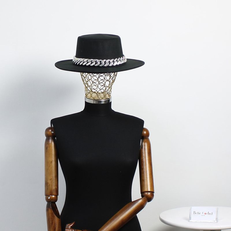 Fashion, accesorii si bijuterii - Femei - Accesorii femei - Caciuli si palarii femei - Palarie dama, ButicCochet, din material sintetic, one size, cu lant decorativ, Negru - PAL1225 - Infinity.ro