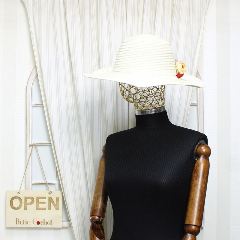 Fashion, accesorii si bijuterii - Femei - Accesorii femei - Caciuli si palarii femei - Palarie de soare, dama, Anoul, din paie de hartie, one size, model cu flori artificiale, Crem - PAL1154 - Infinity.ro
