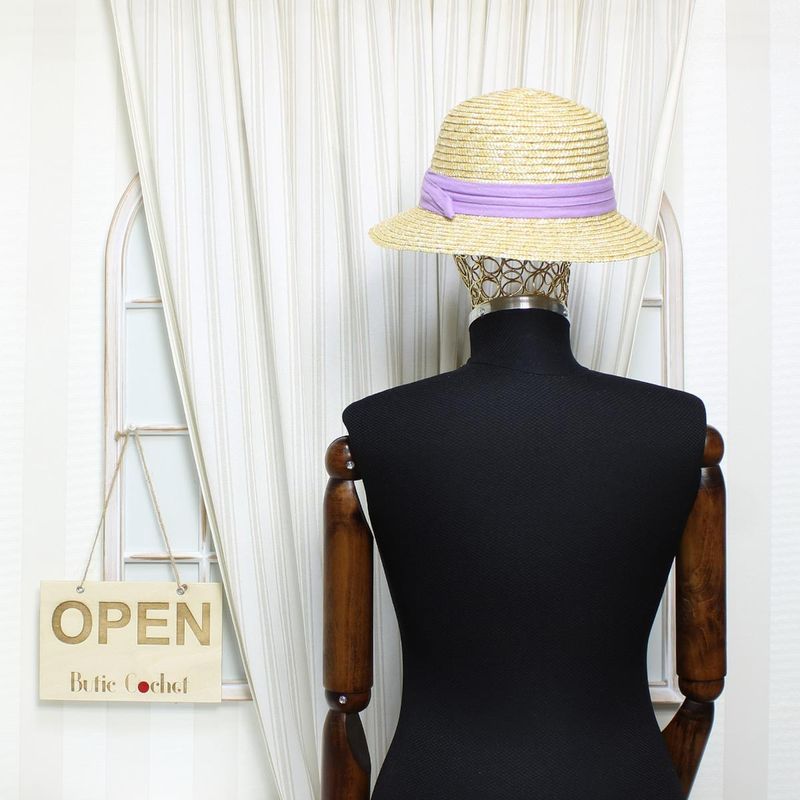 Fashion, accesorii si bijuterii - Femei - Accesorii femei - Caciuli si palarii femei - Palarie de soare, dama, Anoul, din paie, one size, bor mic, cu banda decorativa textila, Mov - PAL1231 - Infinity.ro