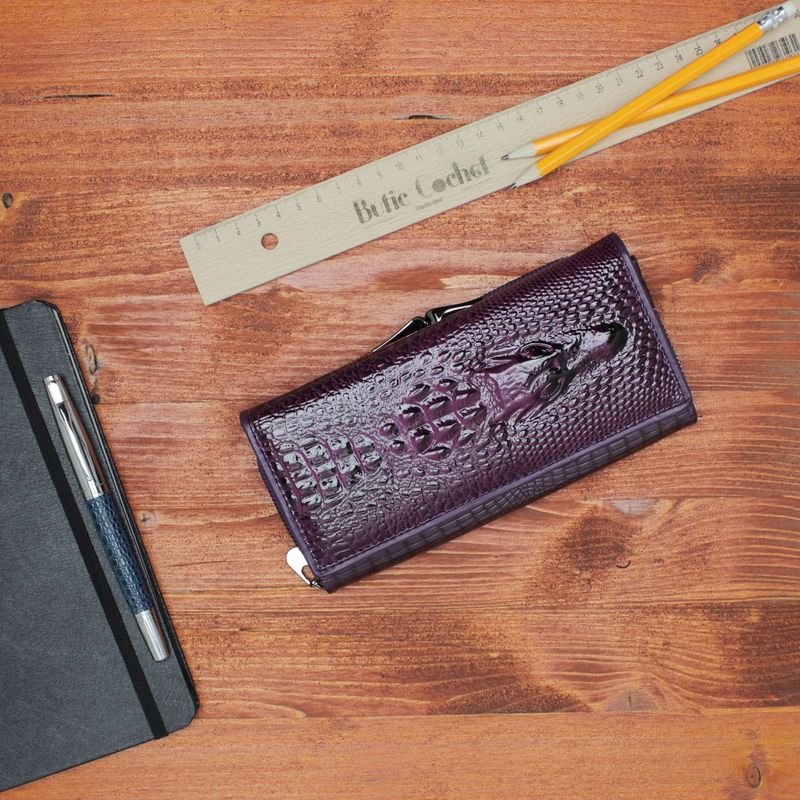 Fashion, accesorii si bijuterii - Femei - Accesorii femei - Portofele femei - Portofel de dama, din piele naturala, model cu aligator 3D, 18.5 x 9 x 3.5 cm,  Mov - PR585 - Infinity.ro
