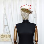 Fashion, accesorii si bijuterii - Femei - Accesorii femei - Caciuli si palarii femei - Bereta de dama, din lana, ButicCochet, one size, model cu ciupercuta si ciucuri, Alb ivoar - BSC546 - Infinity.ro
