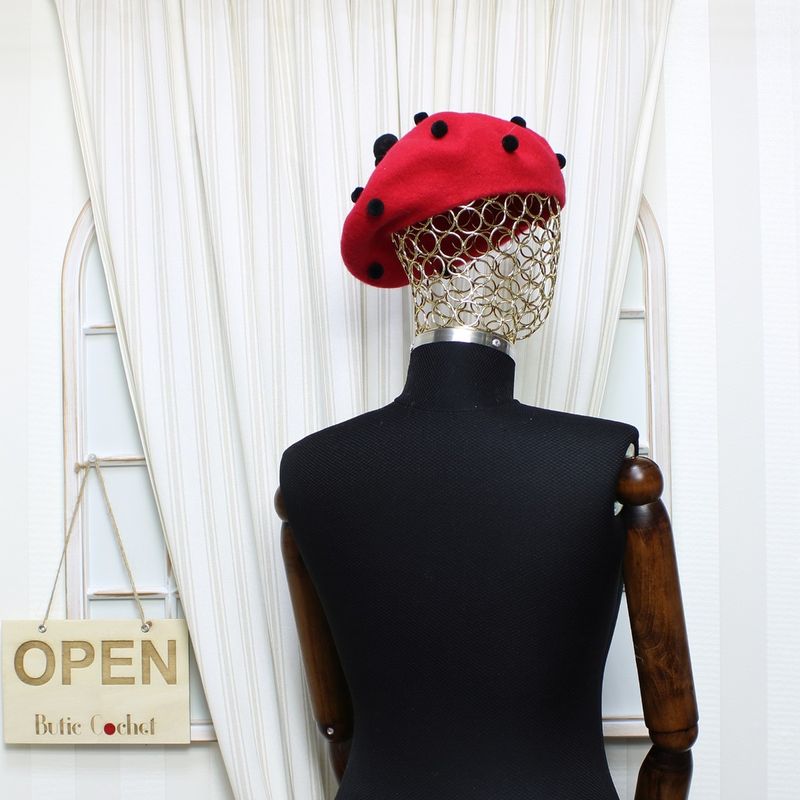 Fashion, accesorii si bijuterii - Femei - Accesorii femei - Caciuli si palarii femei - Bereta de dama, din lana, ButicCochet, one size, model cu ciupercuta si ciucuri, Rosu - BSC547 - Infinity.ro