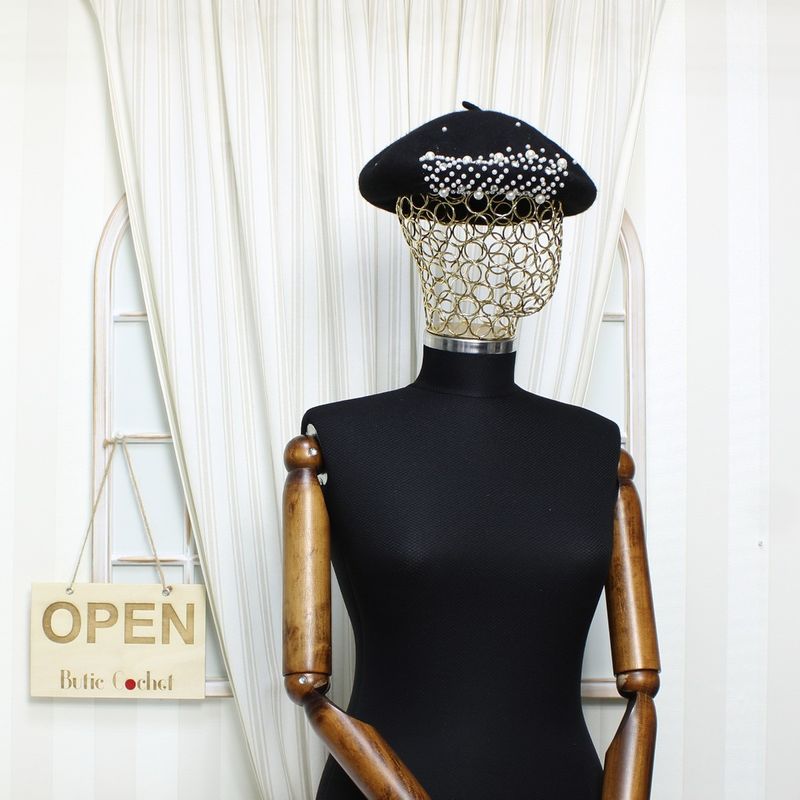 Fashion, accesorii si bijuterii - Femei - Accesorii femei - Caciuli si palarii femei - Bereta de dama, din lana, ButicCochet, one size, model cu strasuri si perle, Negru - BSC542 - Infinity.ro