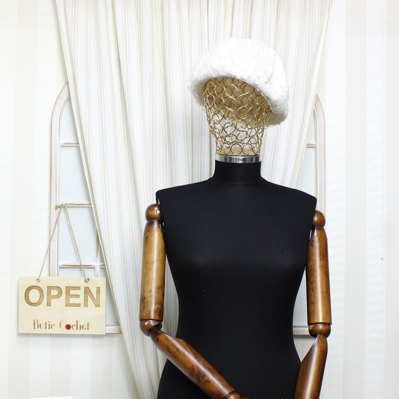 Fashion, accesorii si bijuterii - Femei - Accesorii femei - Caciuli si palarii femei - Bereta de dama, din poliester, ButicCochet, 57 cm, model cu voaleta, Crem - BSC552 - Infinity.ro