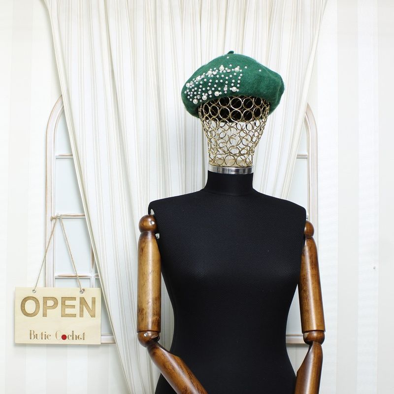 Fashion, accesorii si bijuterii - Femei - Accesorii femei - Caciuli si palarii femei - Bereta de dama, din lana, ButicCochet, one size, model cu strasuri si perle, Verde - BSC543 - Infinity.ro