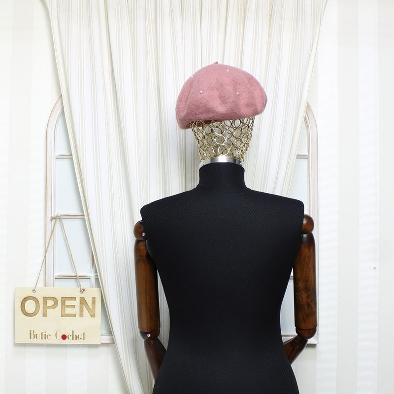 Fashion, accesorii si bijuterii - Femei - Accesorii femei - Caciuli si palarii femei - Bereta de dama, din lana, ButicCochet, one size, model cu strasuri si perle, Roz - BSC544 - Infinity.ro