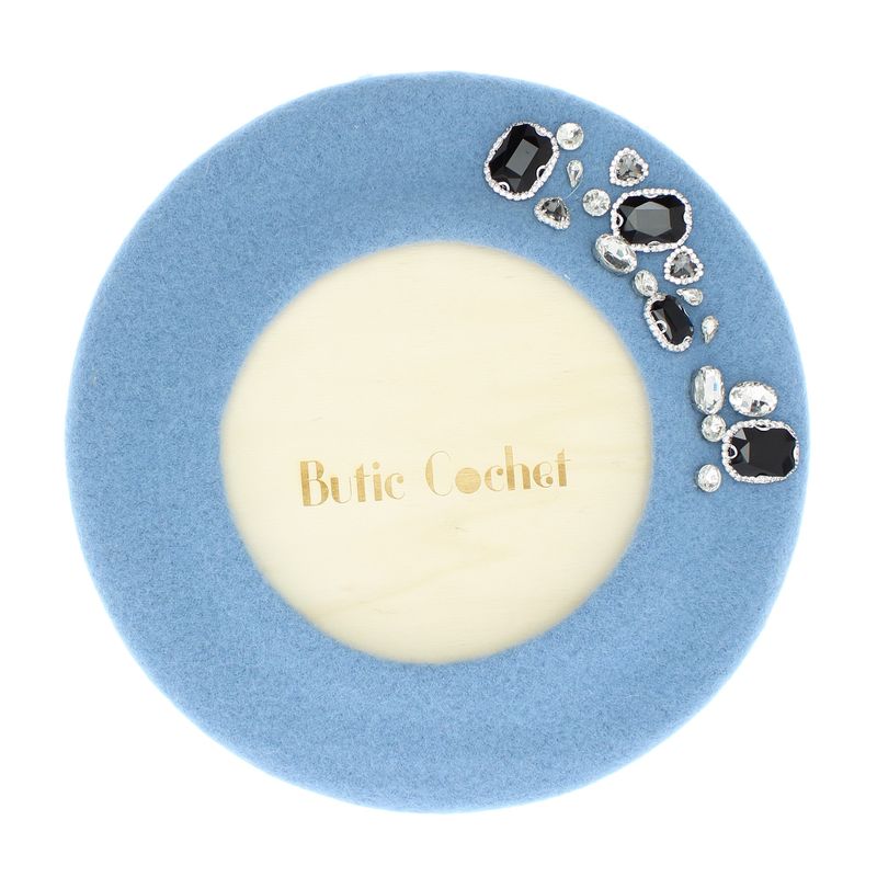 Fashion, accesorii si bijuterii - Femei - Accesorii femei - Caciuli si palarii femei - Bereta de dama, din lana, ButicCochet, one size, model cu strasuri decorative, Albastru deschis - BSC541 - Infinity.ro