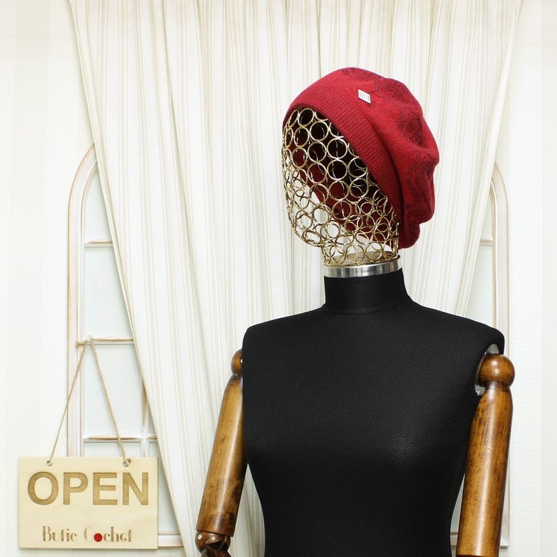 Fashion, accesorii si bijuterii - Femei - Accesorii femei - Caciuli si palarii femei - Bereta de dama, Buticcochet, one size, cu detaliu metalic argintiu, Visiniu - BSC458 - Infinity.ro