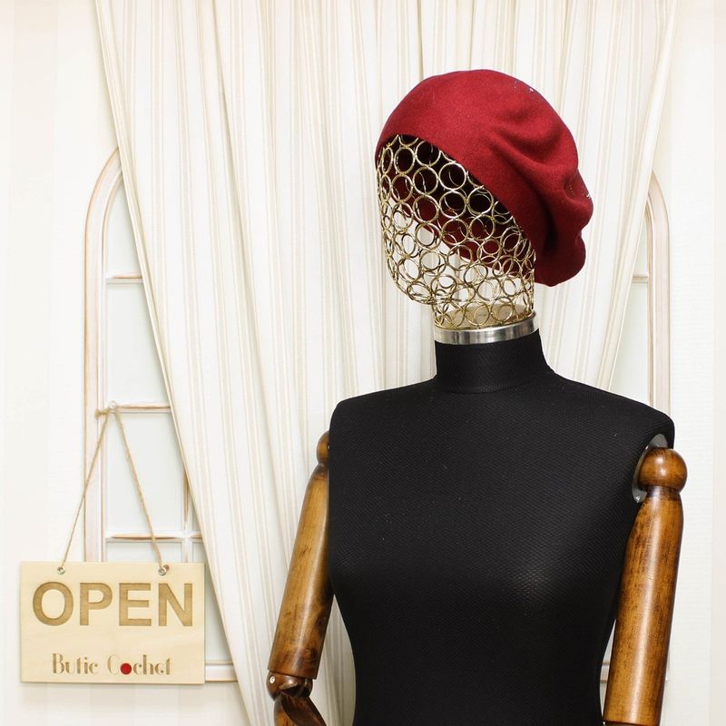 Fashion, accesorii si bijuterii - Femei - Accesorii femei - Caciuli si palarii femei - Bereta de dama, Buticcochet, one size, Viscoza, model cu strasuri, Bordo - BSC451 - Infinity.ro