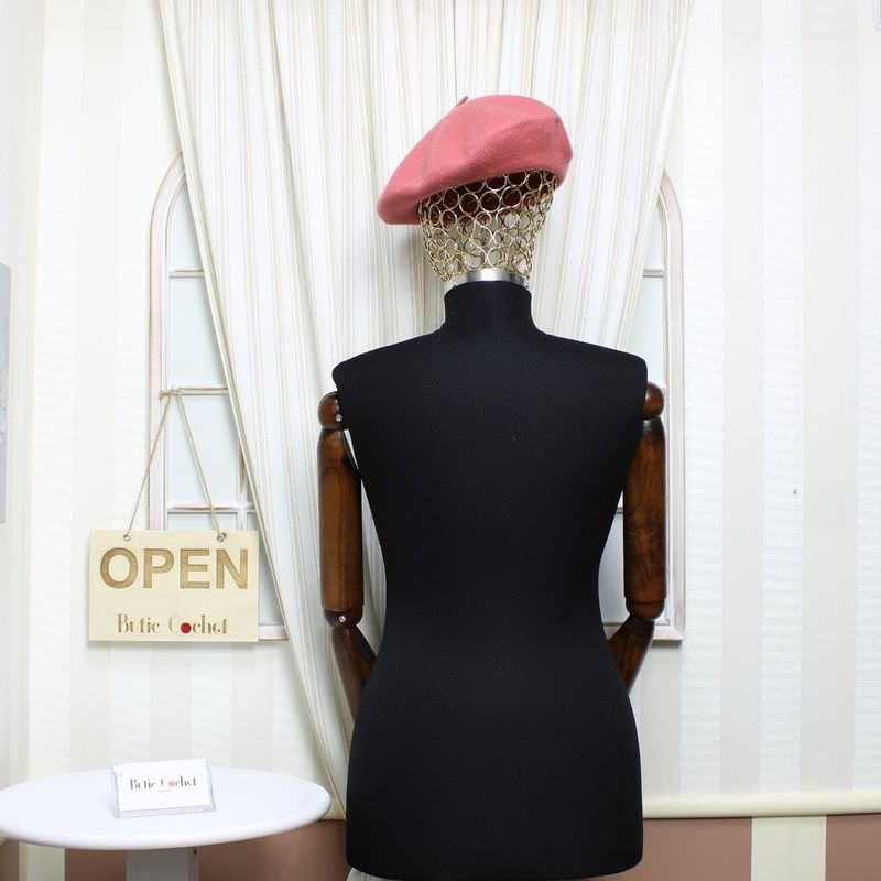 Fashion, accesorii si bijuterii - Femei - Accesorii femei - Caciuli si palarii femei - Bereta de dama, din lana, ButicCochet, one size, model cu strasuri decorative, Roz somon - BSC572 - Infinity.ro