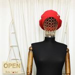 Fashion, accesorii si bijuterii - Femei - Accesorii femei - Caciuli si palarii femei - Bereta de dama, Buticcochet, one size, cu detaliu metalic argintiu, Rosu - BSC465 - Infinity.ro