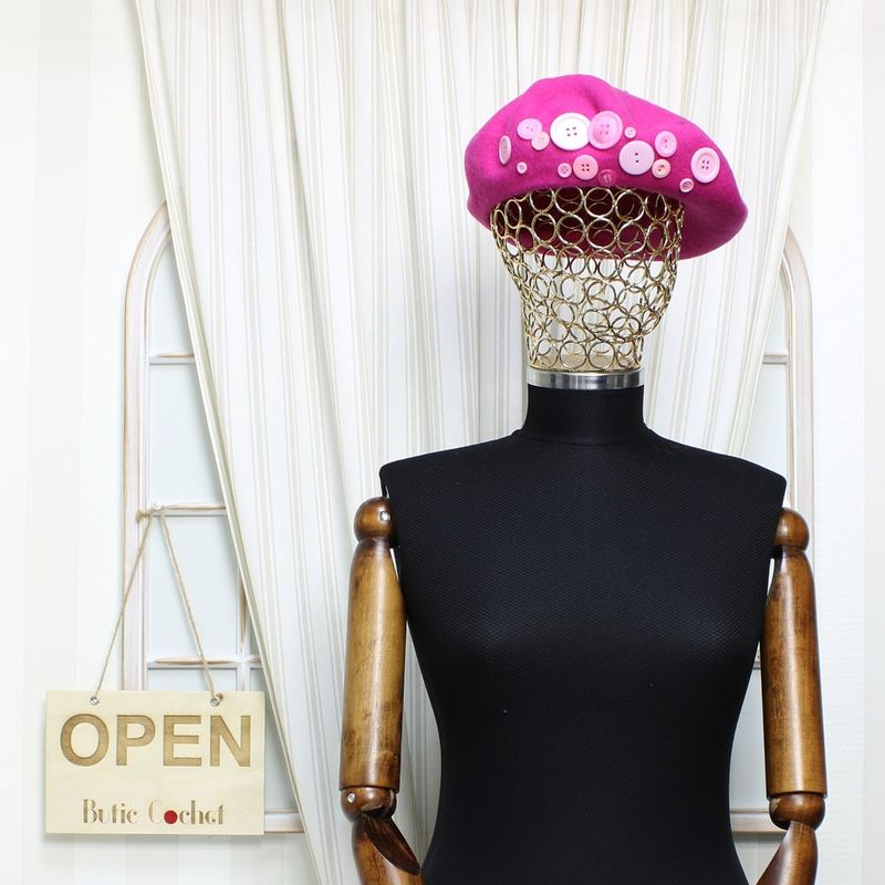 Fashion, accesorii si bijuterii - Femei - Accesorii femei - Caciuli si palarii femei - Bereta de dama, din lana, ButicCochet, one size, cu nasturi decorativi, Roz - BSC568 - Infinity.ro