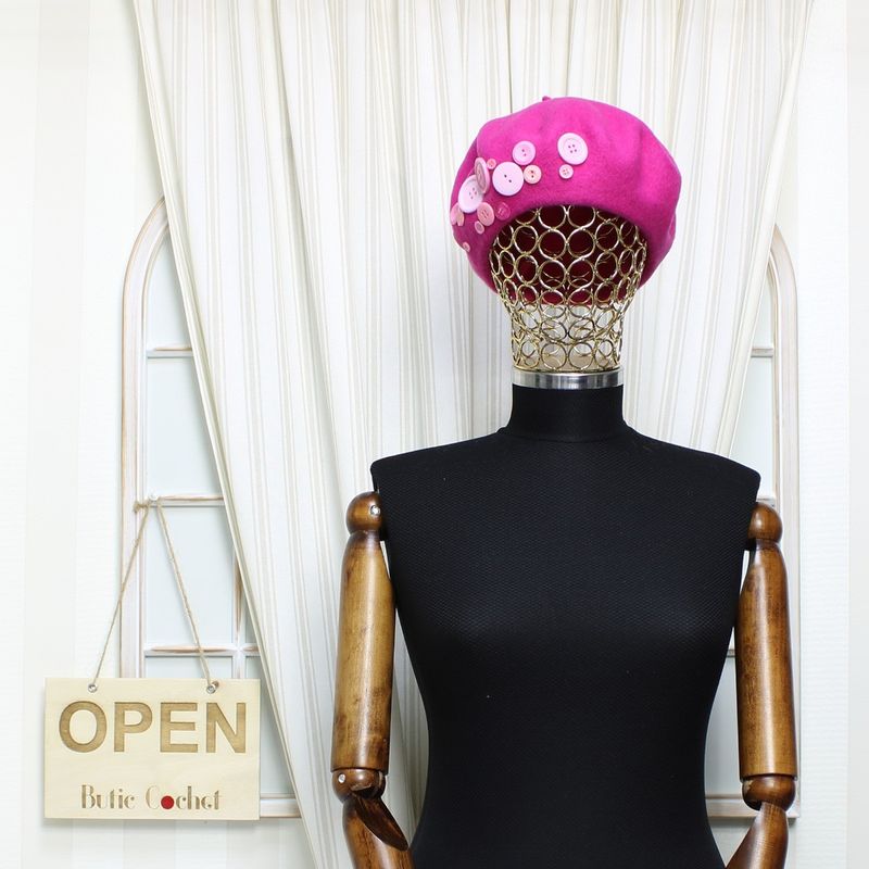 Fashion, accesorii si bijuterii - Femei - Accesorii femei - Caciuli si palarii femei - Bereta de dama, din lana, ButicCochet, one size, cu nasturi decorativi, Roz - BSC568 - Infinity.ro