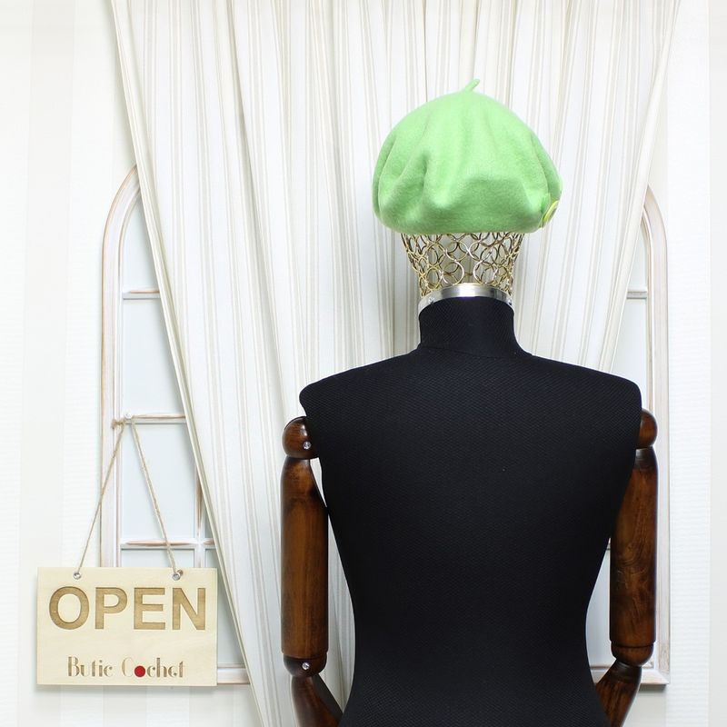 Fashion, accesorii si bijuterii - Femei - Accesorii femei - Caciuli si palarii femei - Bereta de dama, din lana, ButicCochet, one size, cu nasturi decorativi, Verde - BSC566 - Infinity.ro