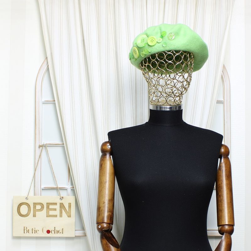 Fashion, accesorii si bijuterii - Femei - Accesorii femei - Caciuli si palarii femei - Bereta de dama, din lana, ButicCochet, one size, cu nasturi decorativi, Verde - BSC566 - Infinity.ro