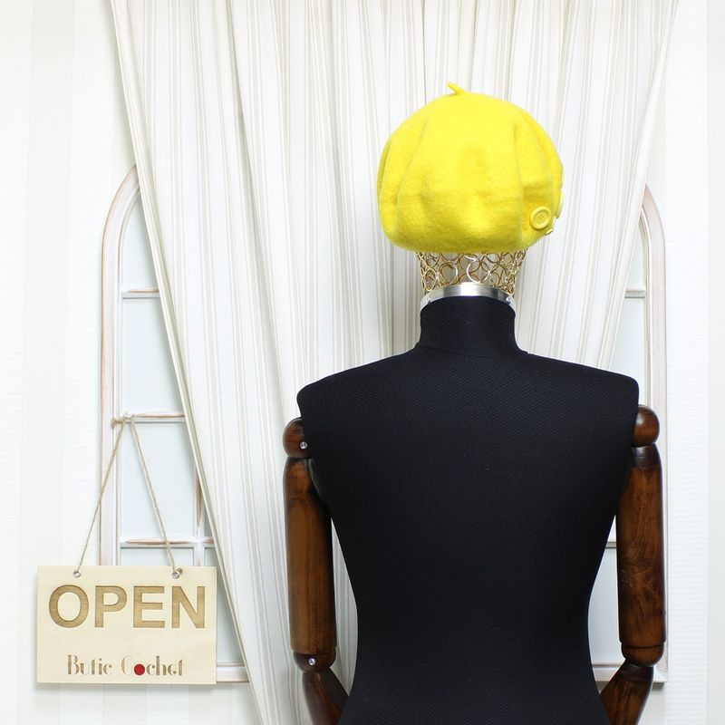 Fashion, accesorii si bijuterii - Femei - Accesorii femei - Caciuli si palarii femei - Bereta de dama, din lana, ButicCochet, one size, cu nasturi decorativi, Galben - BSC565 - Infinity.ro
