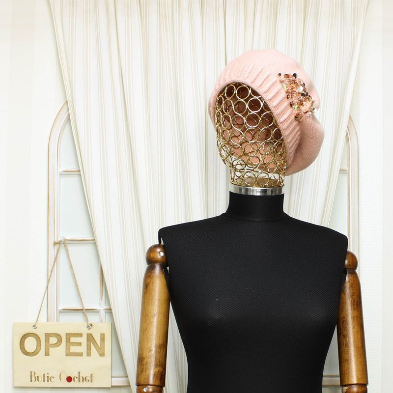 Fashion, accesorii si bijuterii - Femei - Accesorii femei - Caciuli si palarii femei - Bereta de dama, Buticcochet, one size, lana, model cu paiete, Roz - BSC433 - Infinity.ro