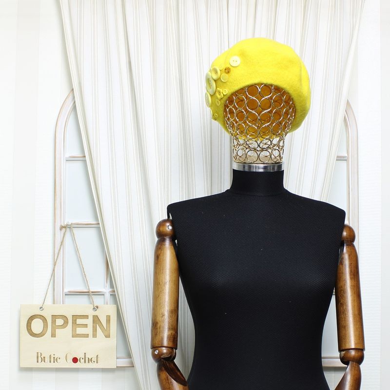 Fashion, accesorii si bijuterii - Femei - Accesorii femei - Caciuli si palarii femei - Bereta de dama, din lana, ButicCochet, one size, cu nasturi decorativi, Galben - BSC565 - Infinity.ro