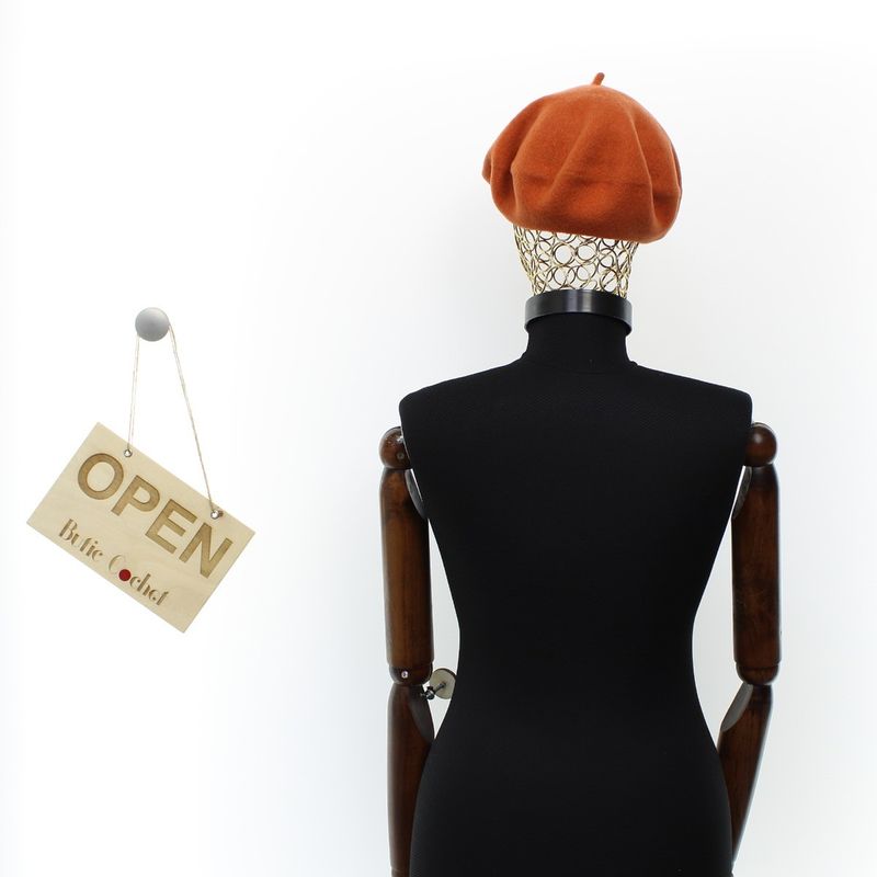 Fashion, accesorii si bijuterii - Femei - Accesorii femei - Caciuli si palarii femei - Bereta de dama, din lana, Evita, one size, model floral, Portocaliu - BSC712 - Infinity.ro