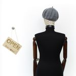 Fashion, accesorii si bijuterii - Femei - Accesorii femei - Caciuli si palarii femei - Bereta de dama, din lana, Evita, one size, model floral, Gri - BSC713 - Infinity.ro