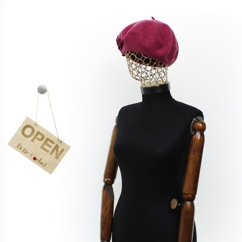 Fashion, accesorii si bijuterii - Femei - Accesorii femei - Caciuli si palarii femei - Bereta de dama, din lana, Evita, one size, model floral, Ciclam - BSC709 - Infinity.ro