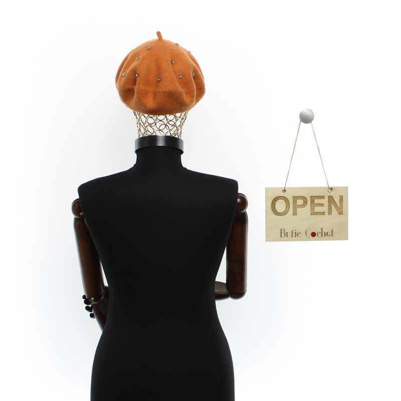 Fashion, accesorii si bijuterii - Femei - Accesorii femei - Caciuli si palarii femei - Bereta de dama, din lana, ButicCochet, one size, cu strasuri, Portocaliu - BSC672 - Infinity.ro