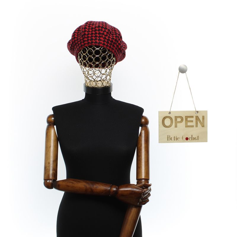 Fashion, accesorii si bijuterii - Femei - Accesorii femei - Caciuli si palarii femei - Bereta de dama, din lana, ButicCochet, one size, model stilizat, Rosu - BSC696 - Infinity.ro