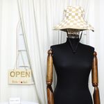 Fashion, accesorii si bijuterii - Femei - Accesorii femei - Caciuli si palarii femei - Palarie dama, cu bor mare, din 50% bumbac 50% poliester, cu doua fete, one size, Buticcochet, imprimeu cu patratele, Bej - PAL1148 - Infinity.ro