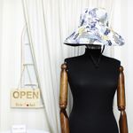 Fashion, accesorii si bijuterii - Femei - Accesorii femei - Caciuli si palarii femei - Palarie dama, cu bor mare, din 50% bumbac 50% poliester, cu doua fete, one size, Buticcochet, imprimeu cu frunze, Negru - PAL1141 - Infinity.ro