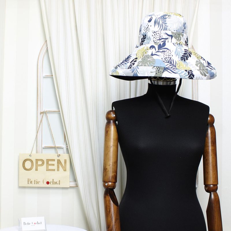 Fashion, accesorii si bijuterii - Femei - Accesorii femei - Caciuli si palarii femei - Palarie dama, cu bor mare, din 50% bumbac 50% poliester, cu doua fete, one size, Buticcochet, imprimeu cu frunze, Negru - PAL1141 - Infinity.ro