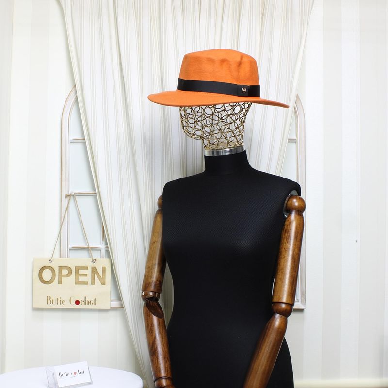 Fashion, accesorii si bijuterii - Femei - Accesorii femei - Caciuli si palarii femei - Palarie dama, din lana, marime 56-58 cm, Buticcochet, cu banda decorativa, Portocaliu - PAL1045 - Infinity.ro