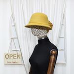 Fashion, accesorii si bijuterii - Femei - Accesorii femei - Caciuli si palarii femei - Palarie dama, marime 57 reglabila, ButicCochet, 20% lana 80 acryl, model cu floare, Galben - PAL972 - Infinity.ro