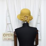 Fashion, accesorii si bijuterii - Femei - Accesorii femei - Caciuli si palarii femei - Palarie dama, marime 57 reglabila, ButicCochet, 20% lana 80 acryl, model cu floare, Galben - PAL972 - Infinity.ro