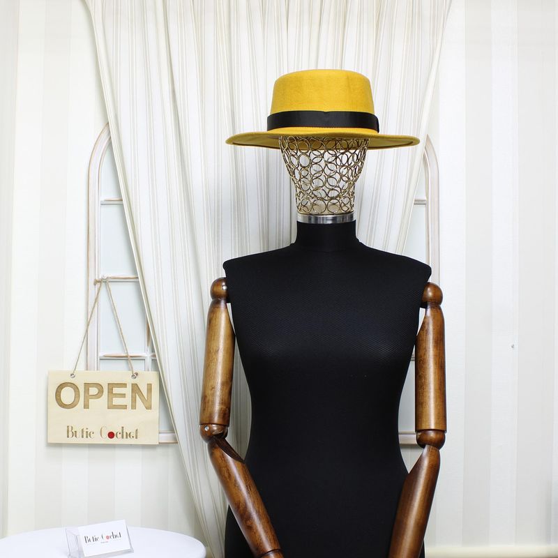 Fashion, accesorii si bijuterii - Femei - Accesorii femei - Caciuli si palarii femei - Palarie dama, din lana, marime 56-58 cm, Buticcochet, cu banda decorativa, Galben mustar - PAL1044 - Infinity.ro