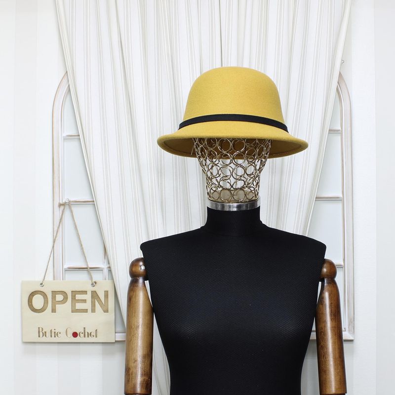 Fashion, accesorii si bijuterii - Femei - Accesorii femei - Caciuli si palarii femei - Palarie dama, marime 57 reglabila, ButicCochet, 20% lana 80 acryl, model cu fundita, Galben - PAL955 - Infinity.ro