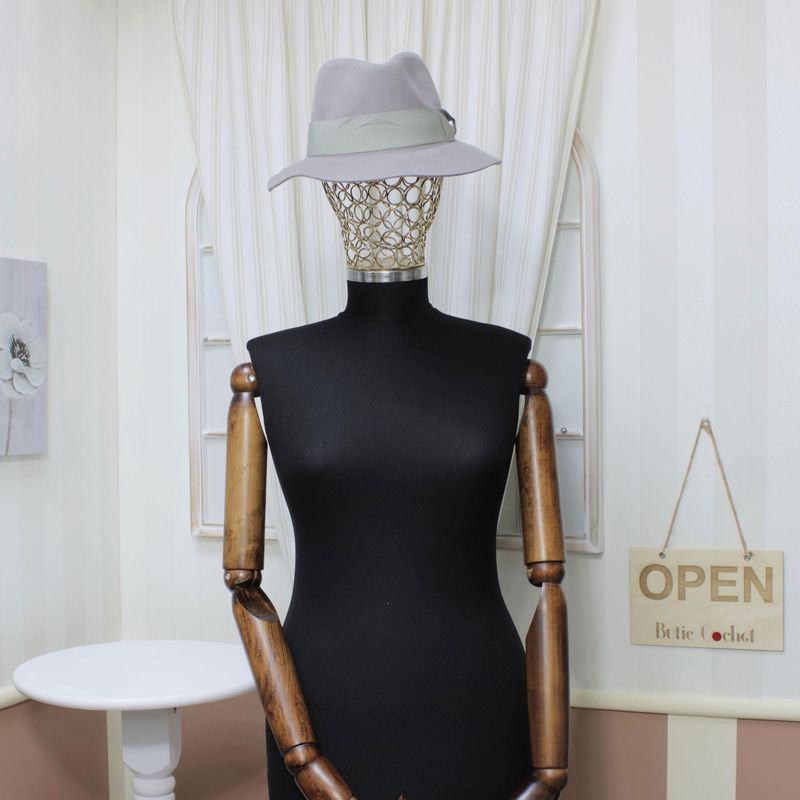 Fashion, accesorii si bijuterii - Femei - Accesorii femei - Caciuli si palarii femei - Palarie dama, cu bor mic, din 100% lana, Buticcochet, Gri cu fundita, marime 56 cm - PAL507 - Infinity.ro