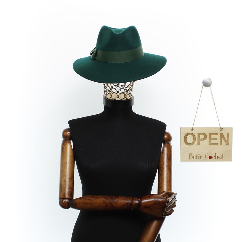 Fashion, accesorii si bijuterii - Femei - Accesorii femei - Caciuli si palarii femei - Palarie Dama, din 100% lana, ButicCochet, cu fundita textila, marime 54-58 cm, ajustabila, Verde - PAL1467 - Infinity.ro