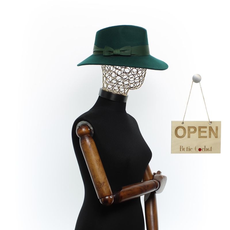 Fashion, accesorii si bijuterii - Femei - Accesorii femei - Caciuli si palarii femei - Palarie Dama, din 100% lana, ButicCochet, cu fundita textila, marime 54-58 cm, ajustabila, Verde - PAL1467 - Infinity.ro