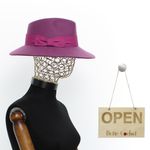Fashion, accesorii si bijuterii - Femei - Accesorii femei - Caciuli si palarii femei - Palarie Dama, din 100% lana, ButicCochet, cu fundita textila, marime 54-58 cm, ajustabila, Lila - PAL1462 - Infinity.ro