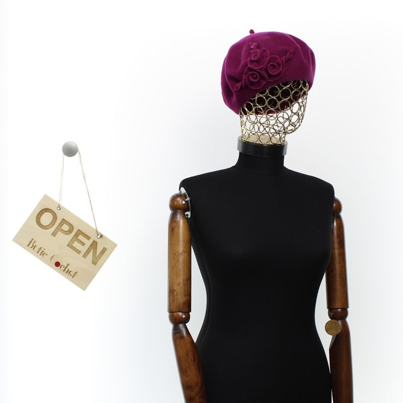 Fashion, accesorii si bijuterii - Femei - Accesorii femei - Caciuli si palarii femei - Bereta de dama, din lana, Evita, one size, model floral, Fucsia - BSC710 - Infinity.ro