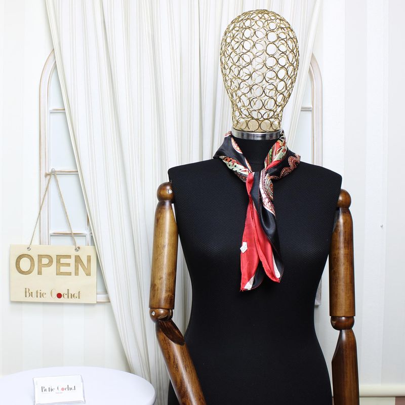 Fashion, accesorii si bijuterii - Femei - Accesorii femei - Esarfe si fulare femei - Batic dama, Buticcochet, dimensiune 60x60 cm, 60% poliester 40% matase, imprimeu stilizat, Rosu - ES2088 - Infinity.ro