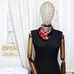 Fashion, accesorii si bijuterii - Femei - Accesorii femei - Esarfe si fulare femei - Batic dama, Buticcochet, dimensiune 60x60 cm, 60% poliester 40% matase, imprimeu stilizat, Rosu - ES2088 - Infinity.ro