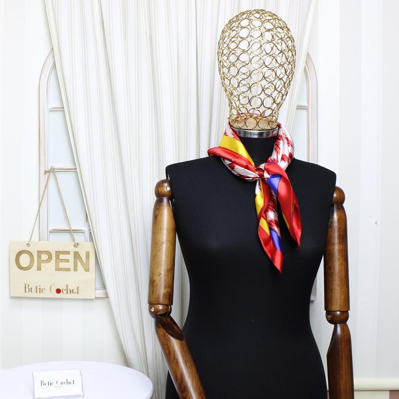 Fashion, accesorii si bijuterii - Femei - Accesorii femei - Esarfe si fulare femei - Batic dama, Buticcochet, dimensiune 60x60 cm, 60% poliester 40% matase, Rosu - ES2055 - Infinity.ro