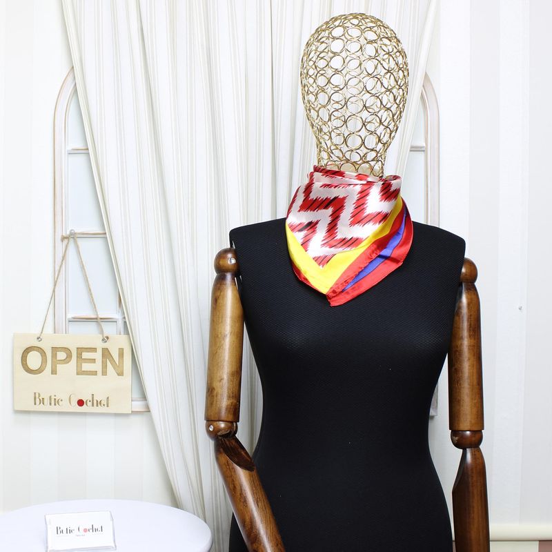Fashion, accesorii si bijuterii - Femei - Accesorii femei - Esarfe si fulare femei - Batic dama, Buticcochet, dimensiune 60x60 cm, 60% poliester 40% matase, Rosu - ES2055 - Infinity.ro