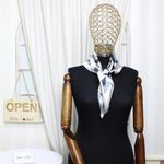 Fashion, accesorii si bijuterii - Femei - Accesorii femei - Esarfe si fulare femei - Batic dama, Buticcochet, dimensiune 60x60 cm, 60% poliester 40% matase, imprimeu cu cai, Gri - ES2051 - Infinity.ro
