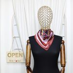 Fashion, accesorii si bijuterii - Femei - Accesorii femei - Esarfe si fulare femei - Batic dama, Buticcochet, dimensiune 60x60 cm,din material sintetic, model floral stilizat, Roz - ES1869 - Infinity.ro