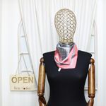 Fashion, accesorii si bijuterii - Femei - Accesorii femei - Esarfe si fulare femei - Batic dama, Buticcochet, dimensiune 60x60 cm, 60% poliester 40% matase, cu buline mici, Gri - ES1896 - Infinity.ro