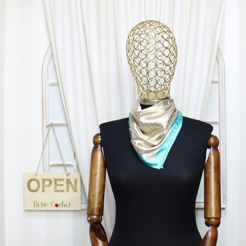 Fashion, accesorii si bijuterii - Femei - Accesorii femei - Esarfe si fulare femei - Batic dama, Buticcochet, dimensiune 60x60 cm, 60% poliester 40% matase, cu buline mici, Bej - ES1895 - Infinity.ro